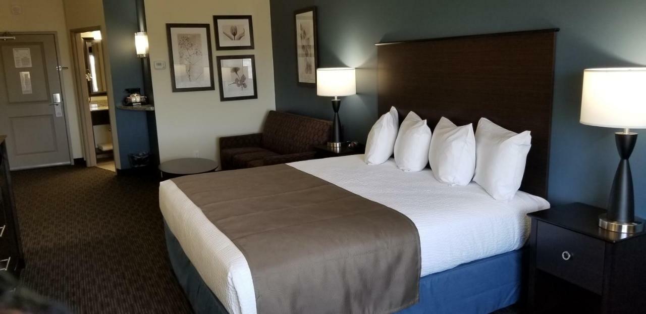 Americinn By Wyndham North Hotel